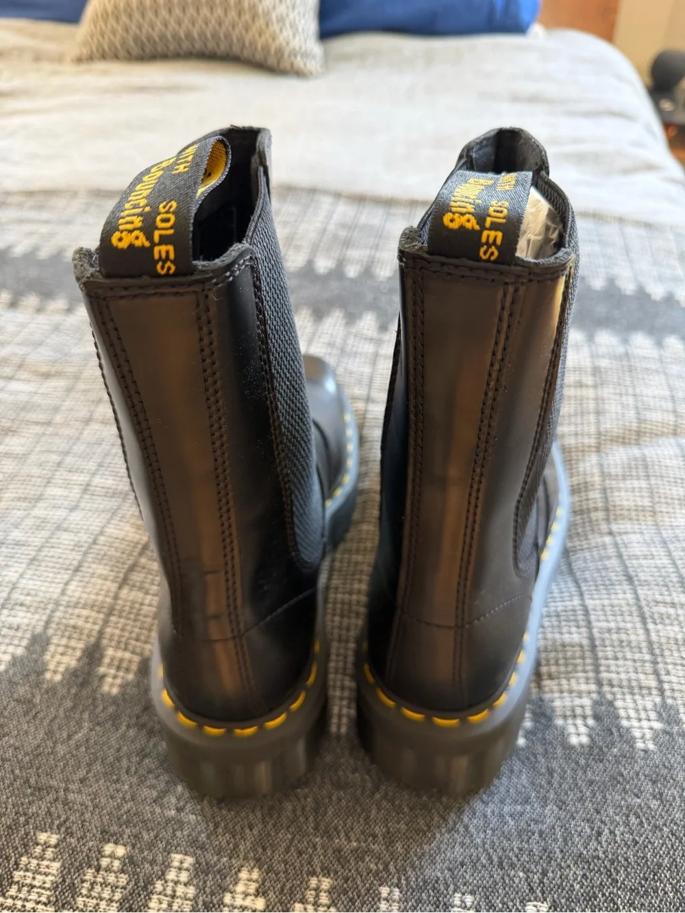 Dr. Martens - Chelsea Boot - Women, black, 9 US